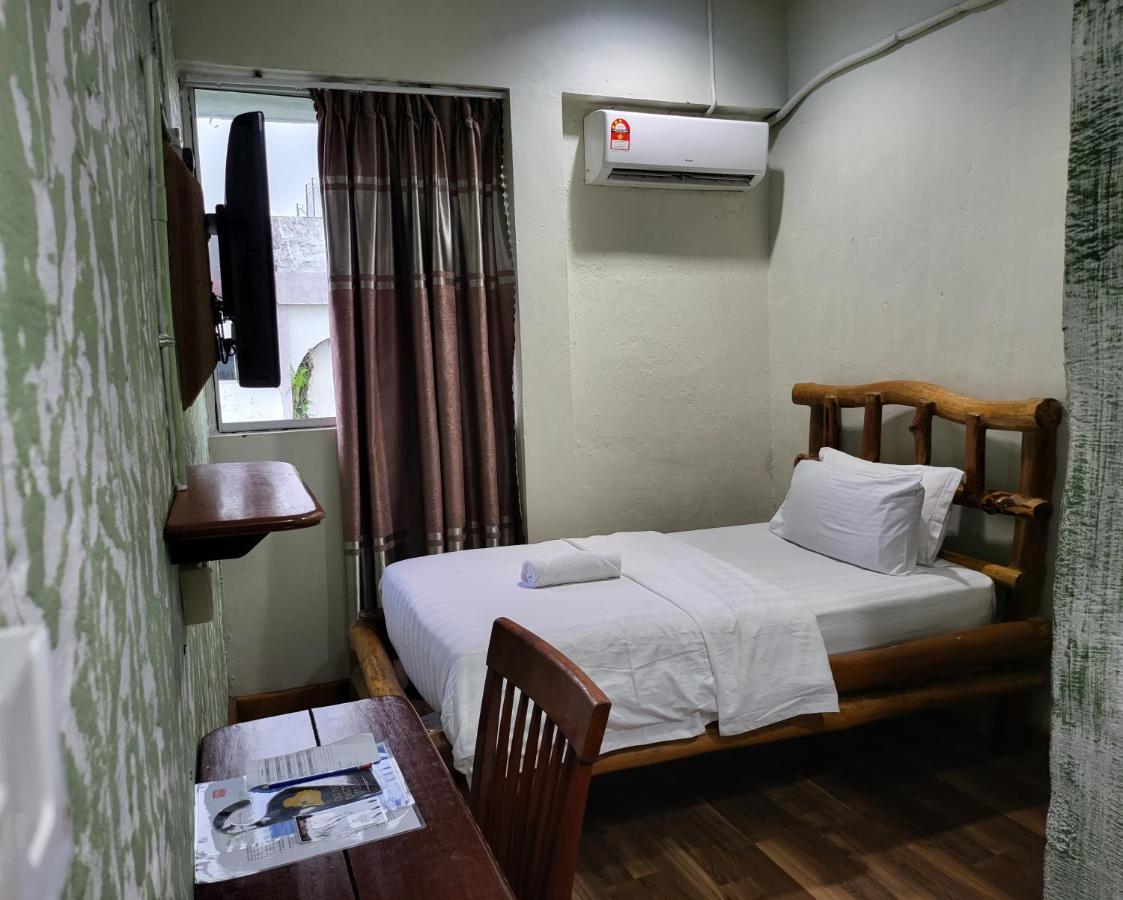 900 Inn Bintulu Exterior foto
