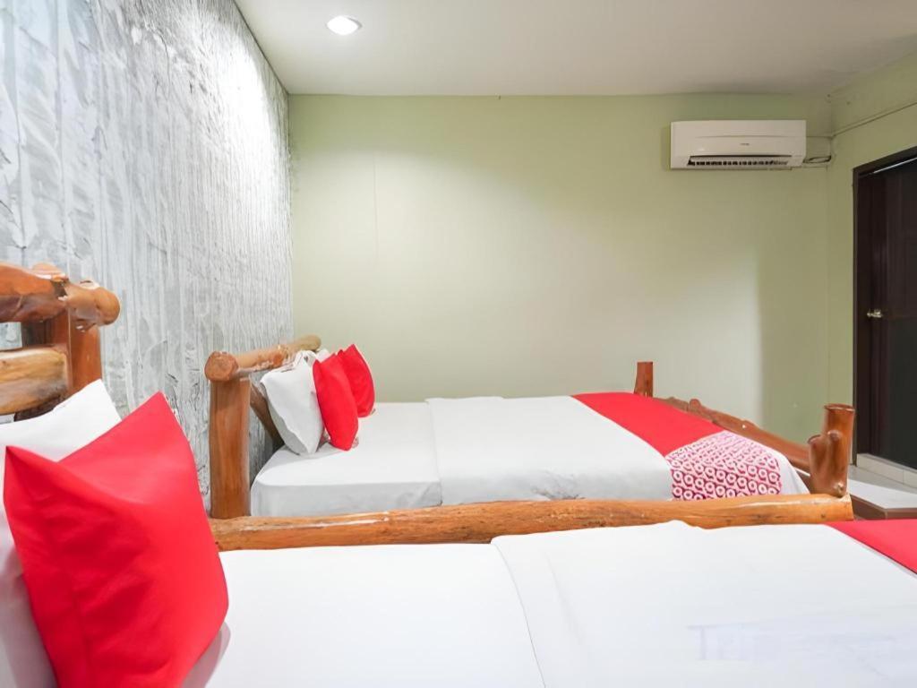 900 Inn Bintulu Exterior foto